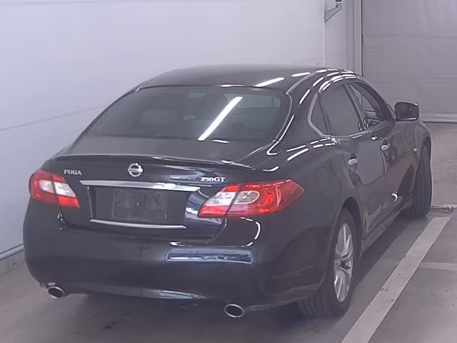 NISSAN FUGA