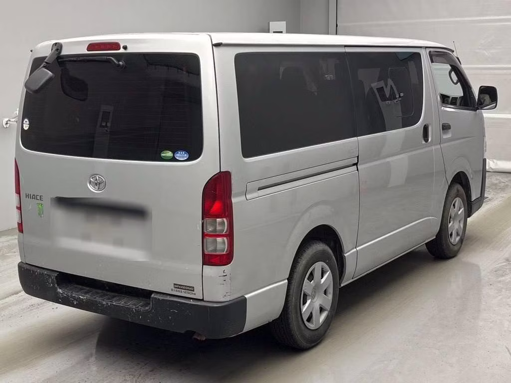 TOYOTA REGIUS ACE