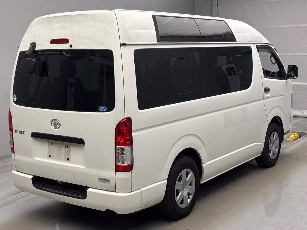 TOYOTA REGIUS ACE