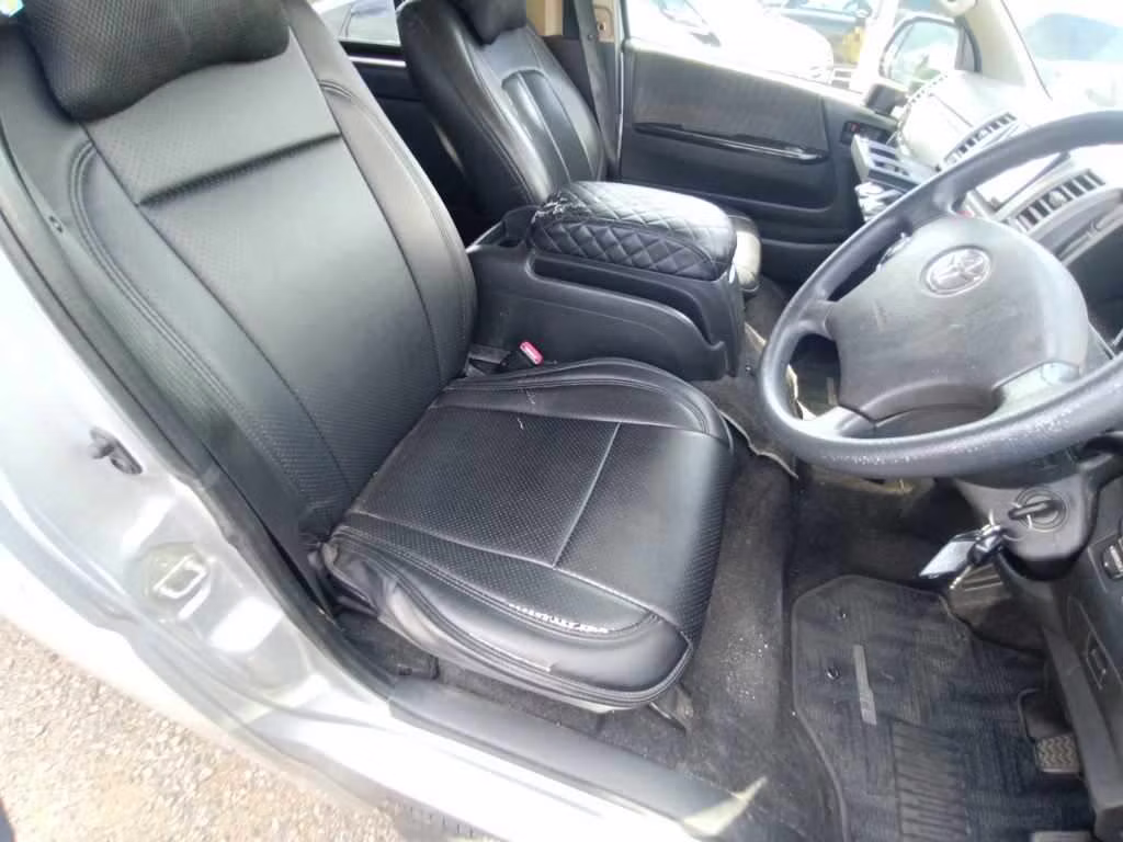 TOYOTA REGIUS ACE