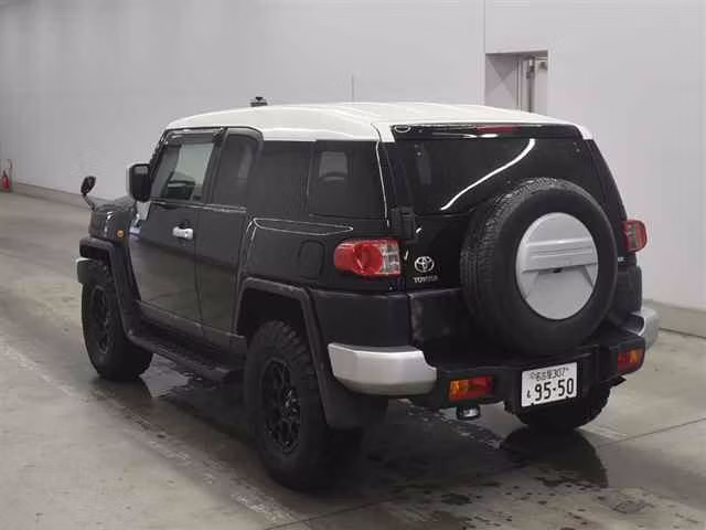 TOYOTA FJ CRUISER