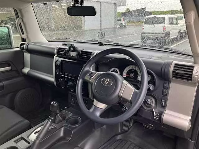 TOYOTA FJ CRUISER