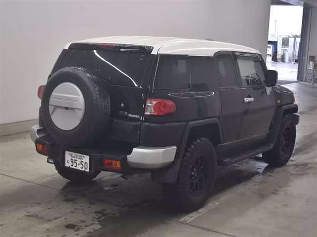 TOYOTA FJ CRUISER