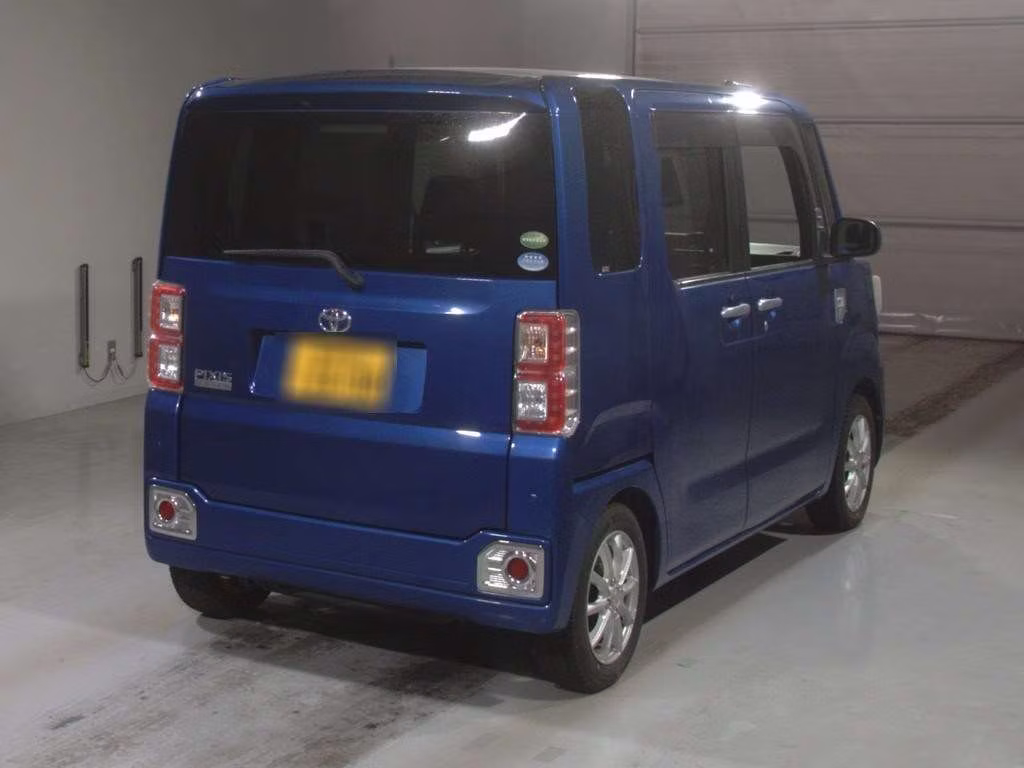 TOYOTA PIXIS MEGA