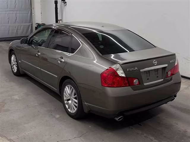 NISSAN FUGA