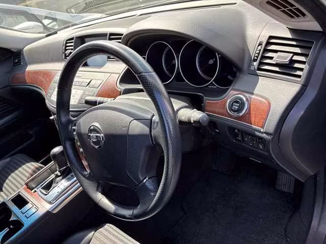 NISSAN FUGA