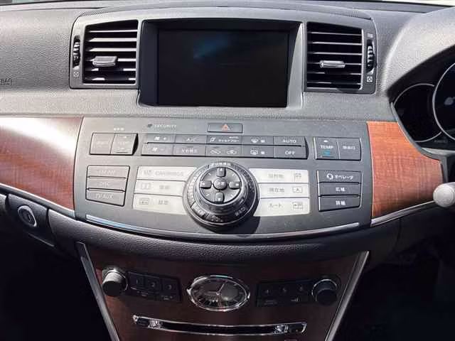 NISSAN FUGA