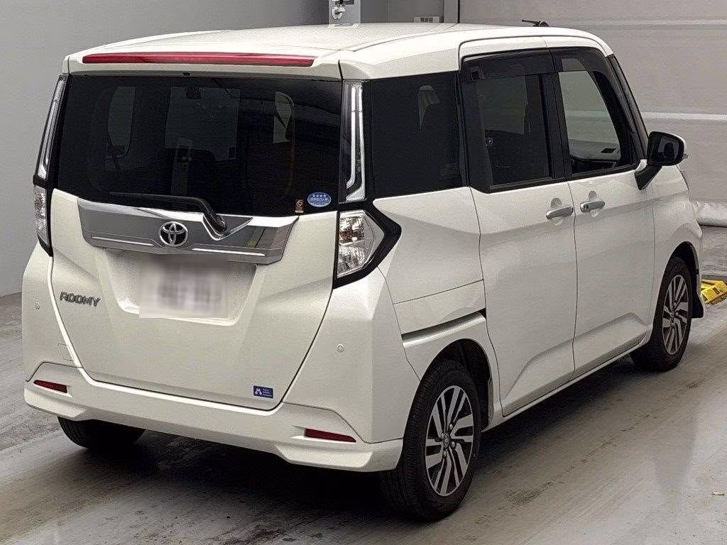 TOYOTA ROOMY