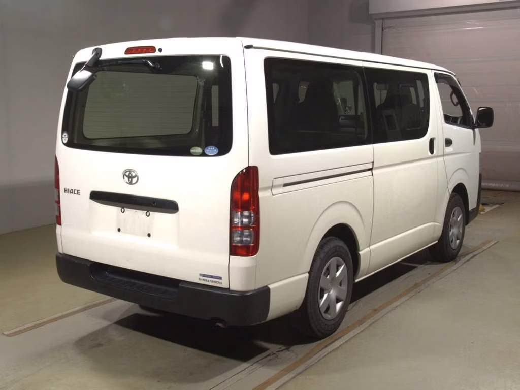 TOYOTA REGIUS ACE