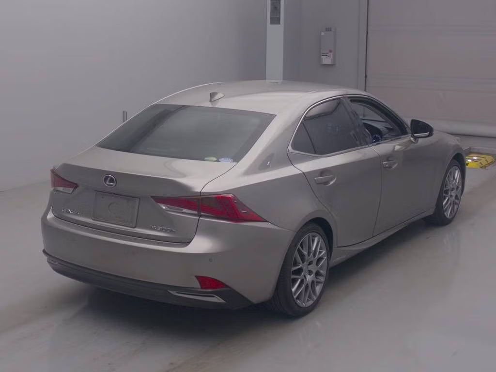 LEXUS IS300H
