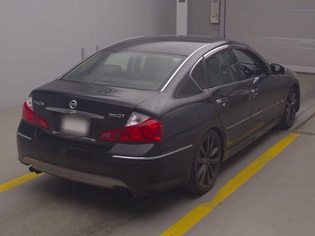 NISSAN FUGA