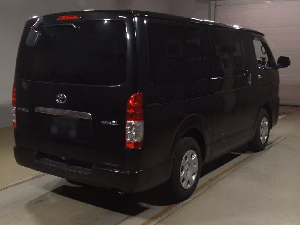 TOYOTA REGIUS ACE