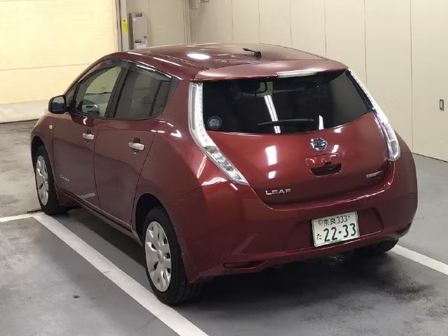 NISSAN LEAF
