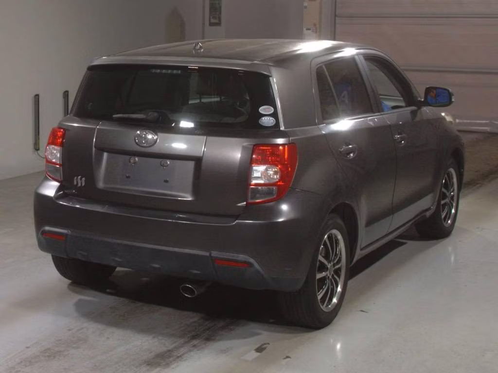 TOYOTA IST