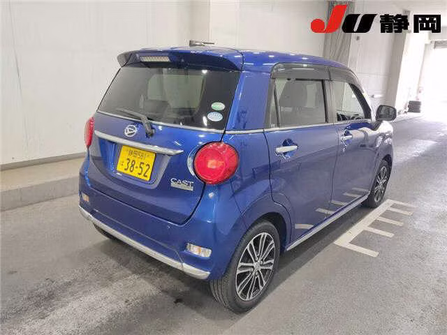DAIHATSU CAST