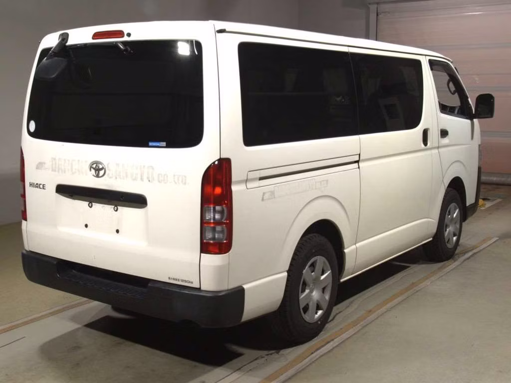 TOYOTA REGIUS ACE
