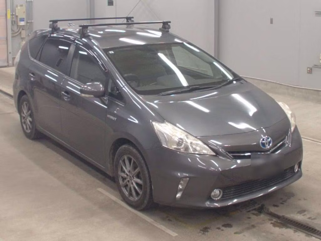 TOYOTA PRIUS ALPHA