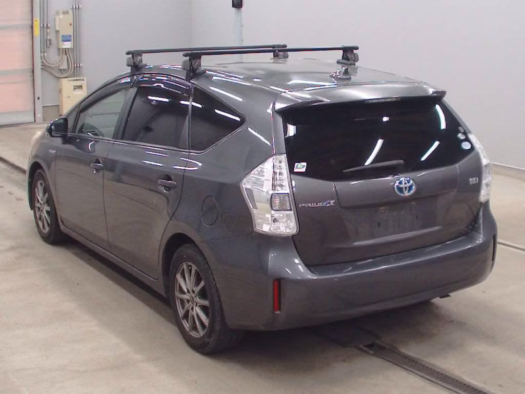 TOYOTA PRIUS ALPHA