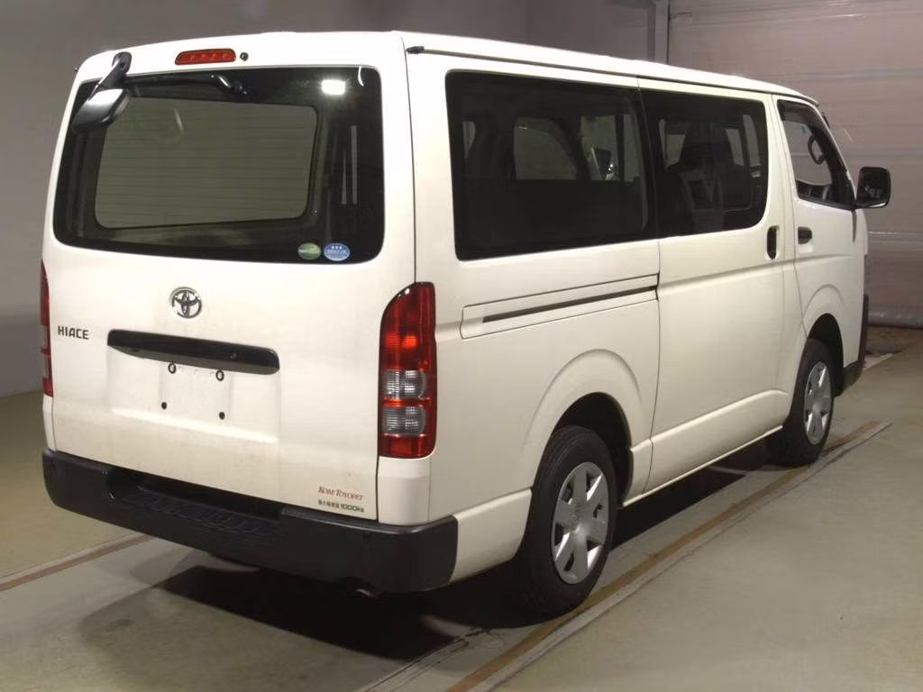 TOYOTA REGIUS ACE