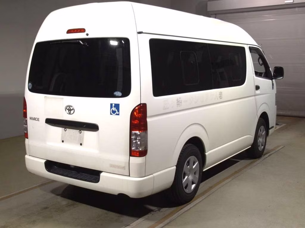 TOYOTA REGIUS ACE