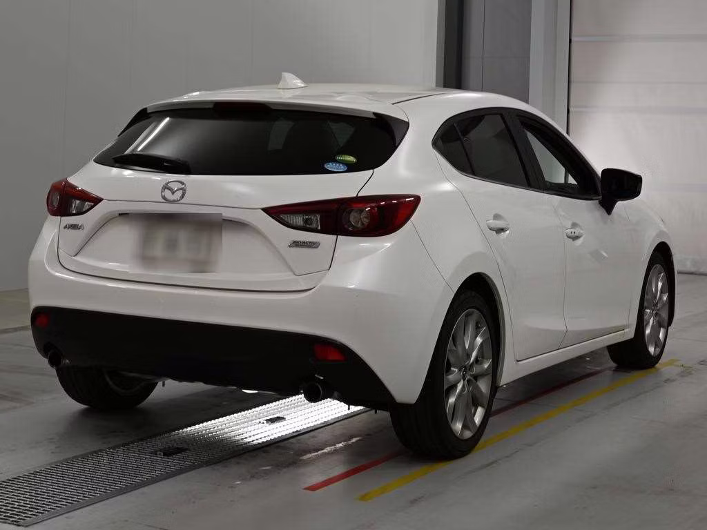 MAZDA AXELA
