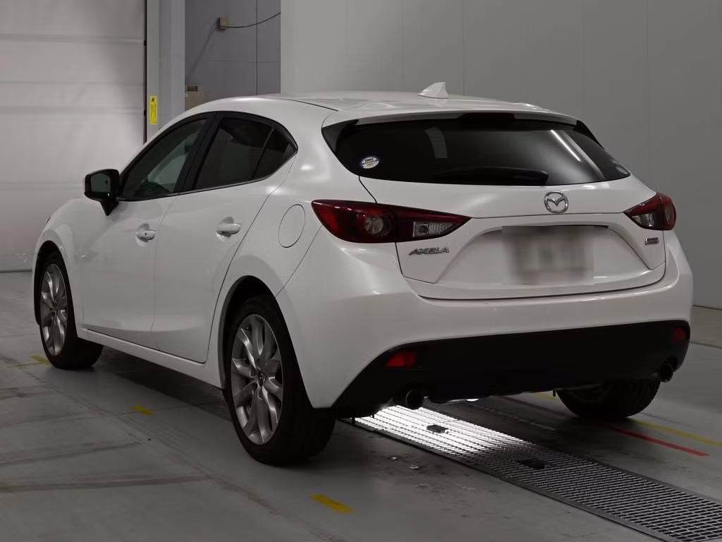 MAZDA AXELA