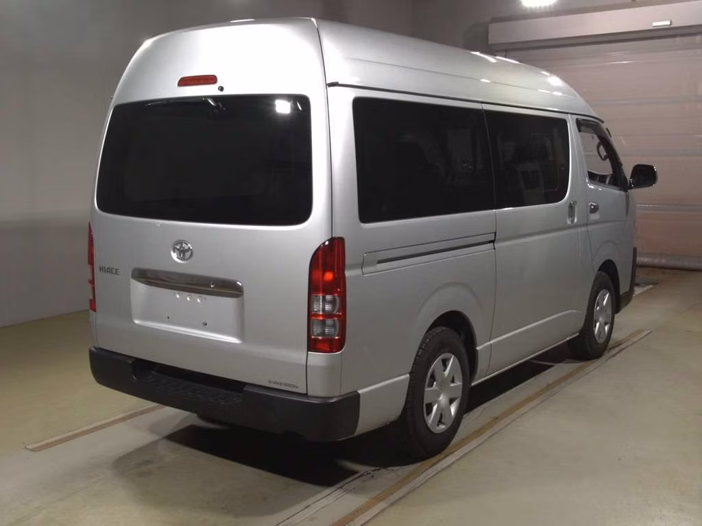TOYOTA REGIUS ACE