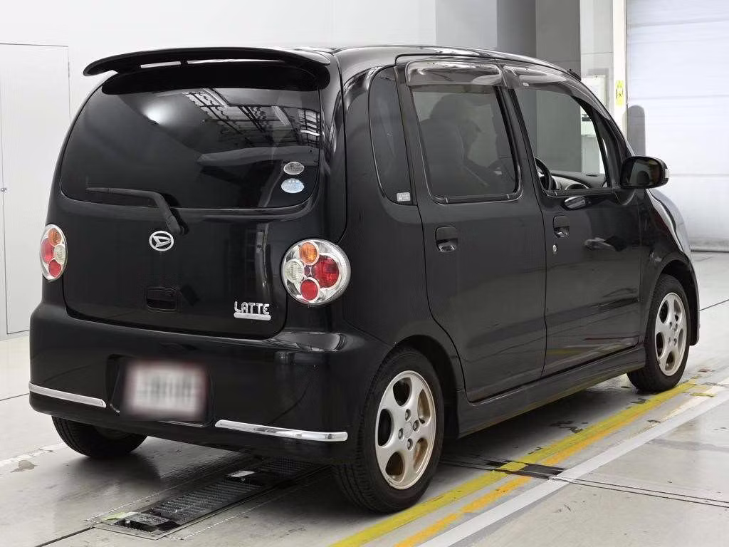 DAIHATSU MOVE LATTE