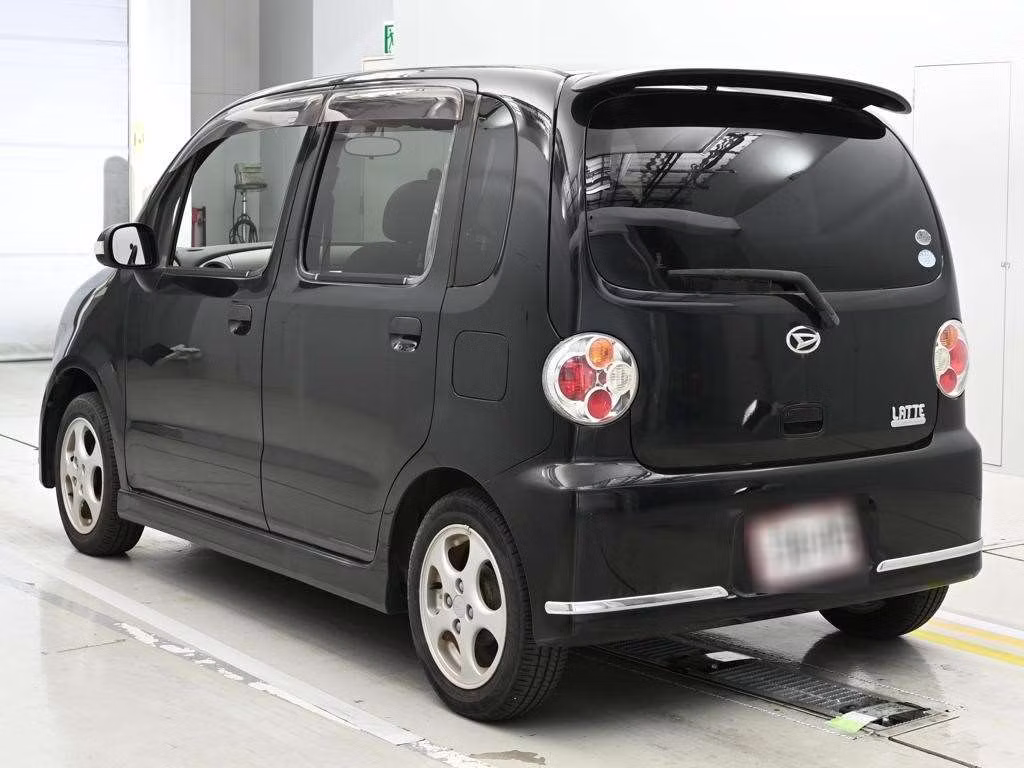 DAIHATSU MOVE LATTE