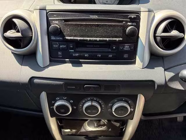 TOYOTA IST