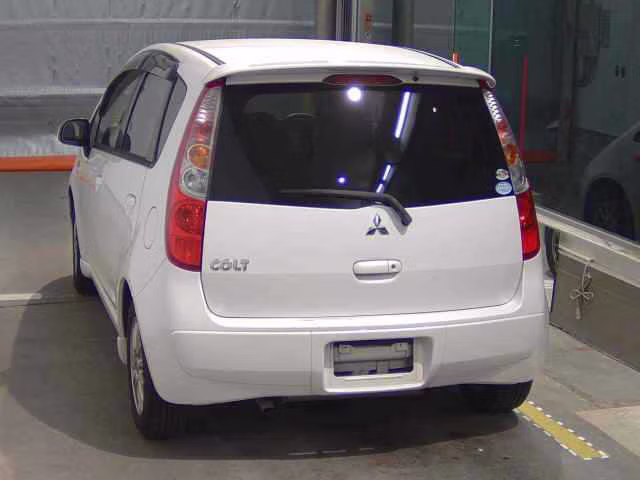 MITSUBISHI COLT