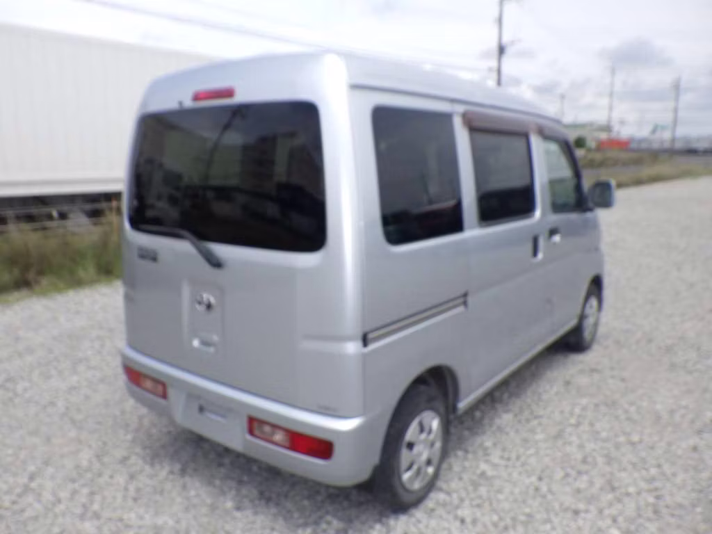 TOYOTA PIXIS VAN