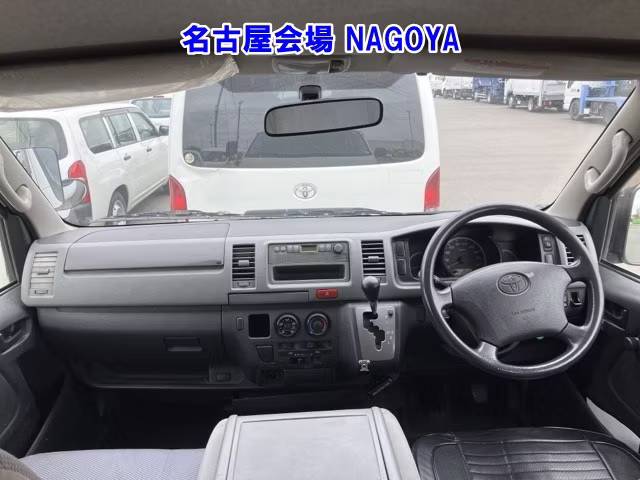 TOYOTA REGIUS ACE