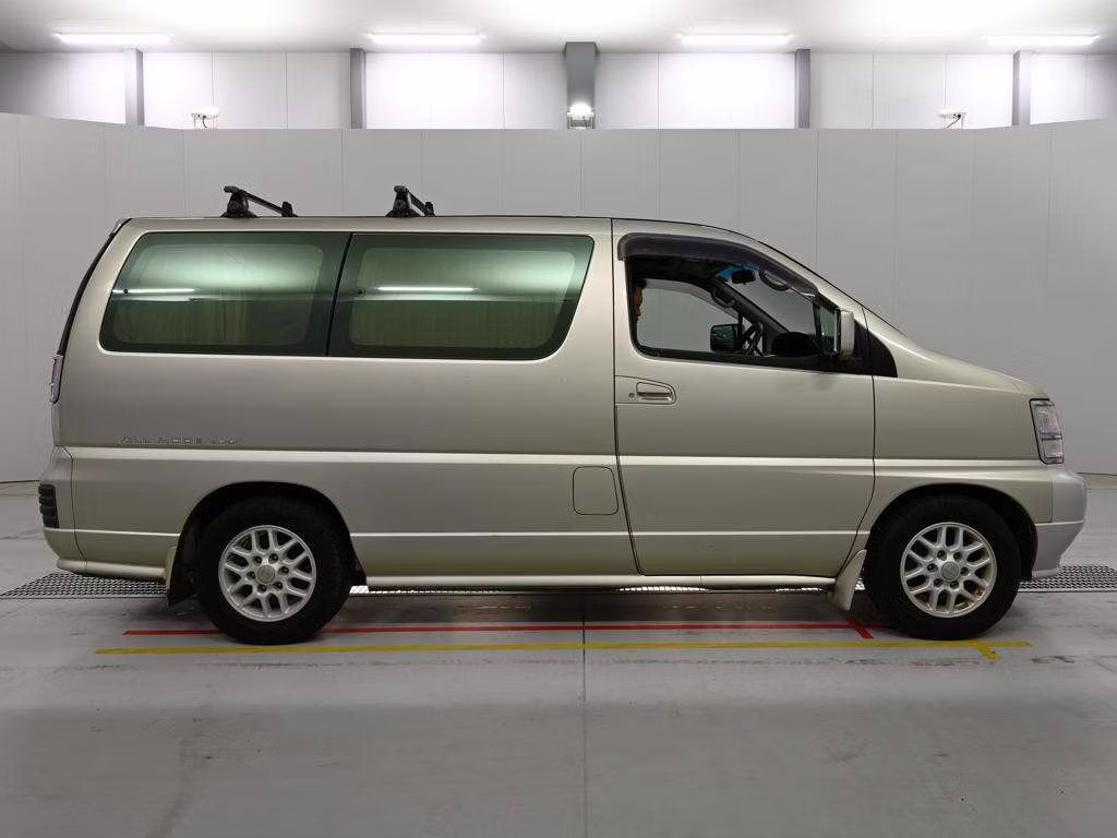 NISSAN ELGRAND
