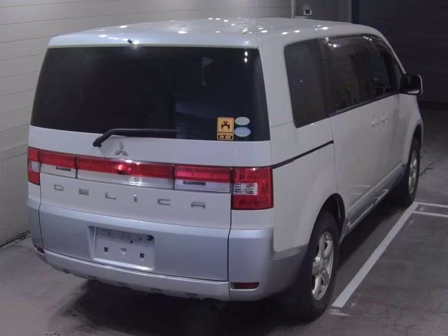 MITSUBISHI DELICA D:5