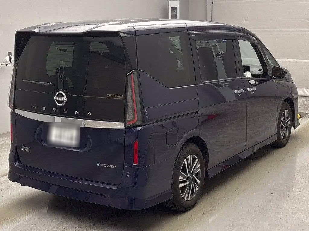 NISSAN SERENA