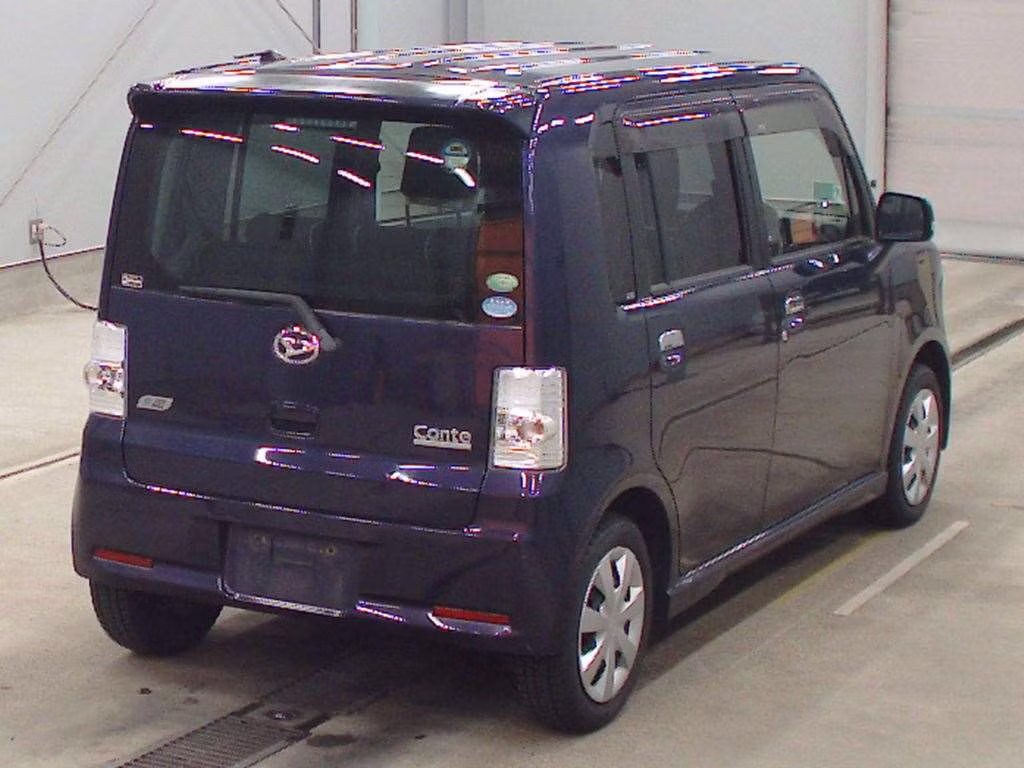 DAIHATSU MOVE CONTE