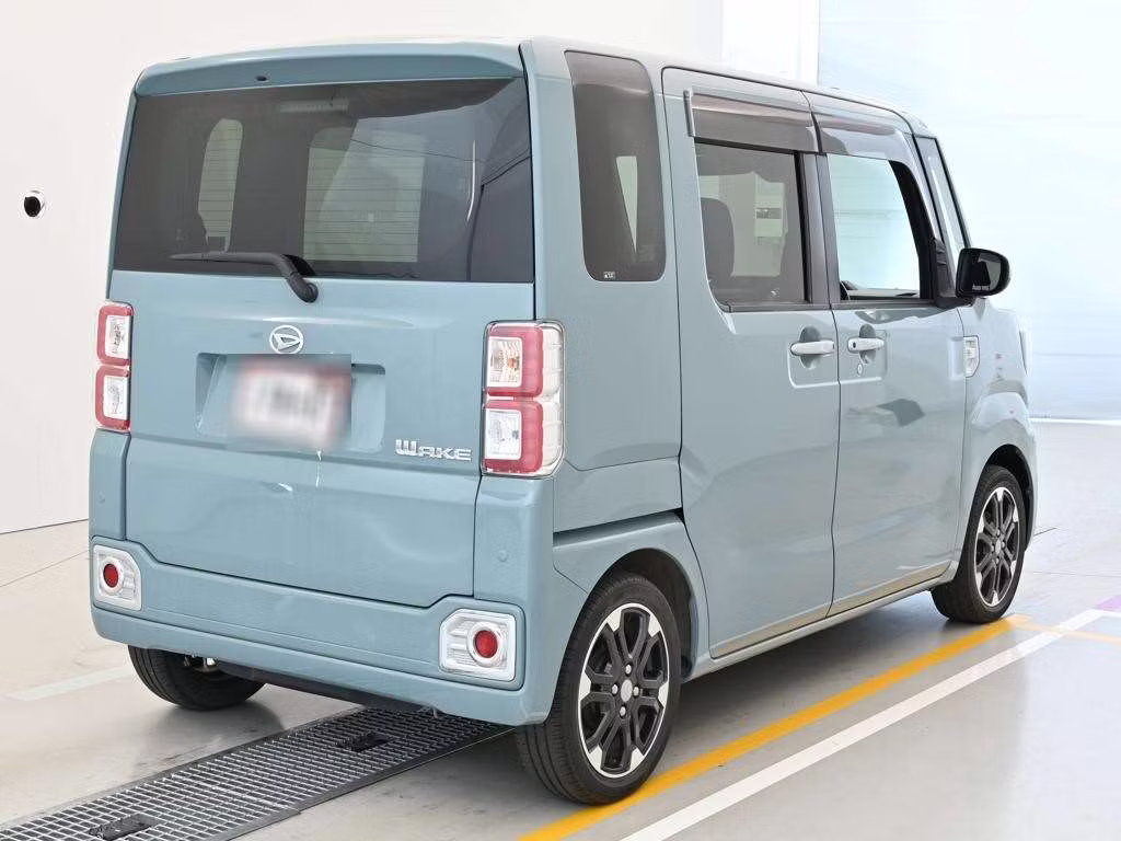 DAIHATSU WAKE