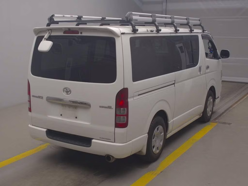 TOYOTA REGIUS ACE