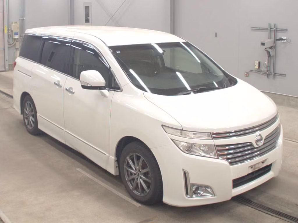 NISSAN ELGRAND