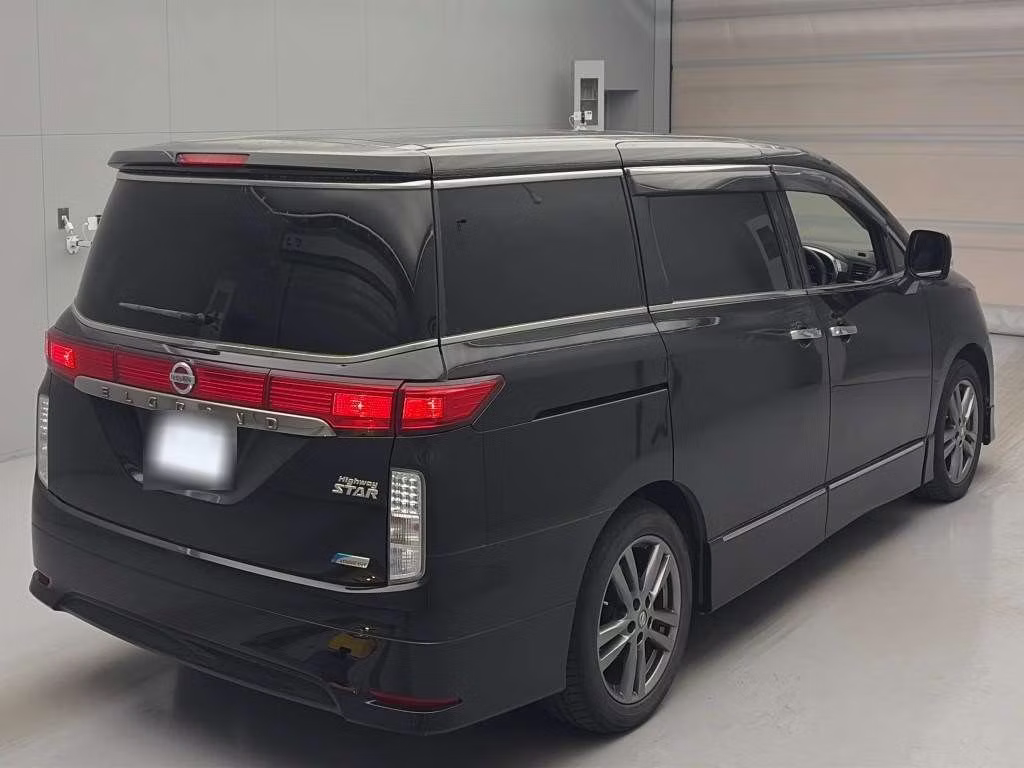 NISSAN ELGRAND
