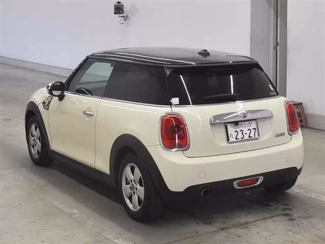 MINI HATCH