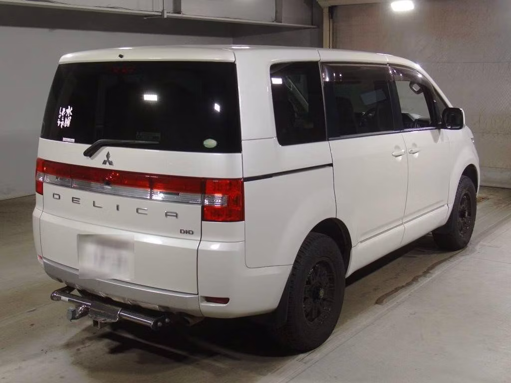 MITSUBISHI DELICA D:5