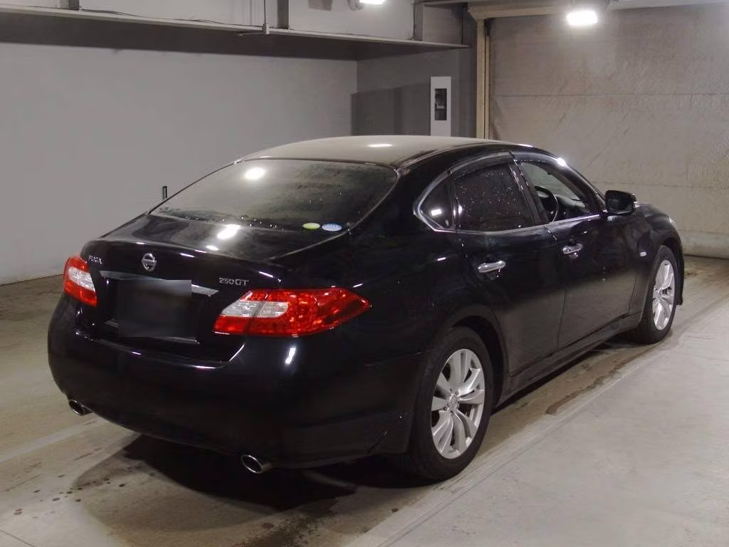 NISSAN FUGA