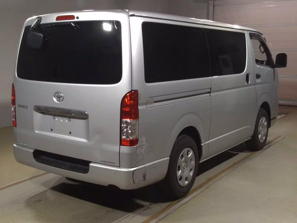 TOYOTA REGIUS ACE