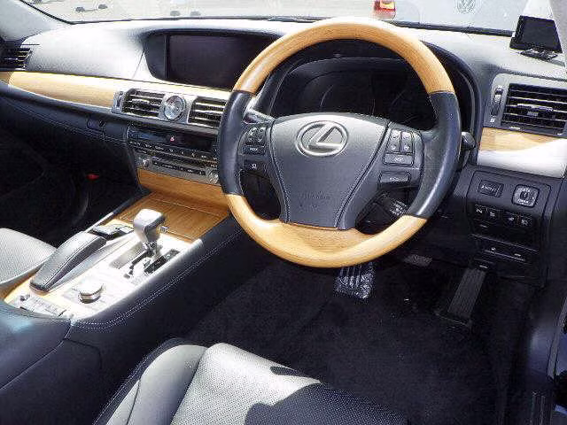 LEXUS LS600H