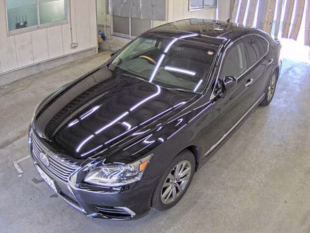 LEXUS LS600H