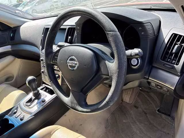 NISSAN SKYLINE
