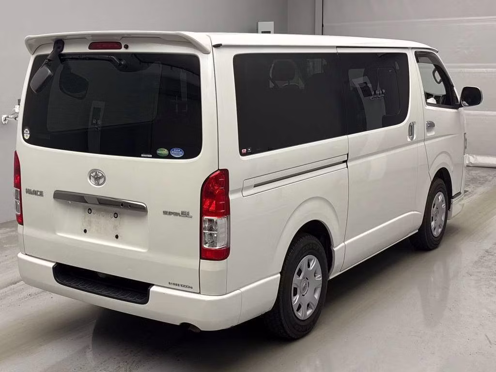 TOYOTA REGIUS ACE