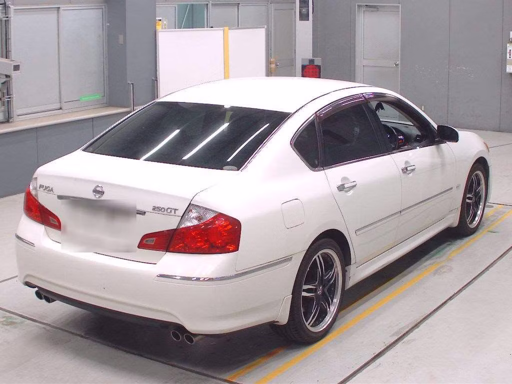 NISSAN FUGA
